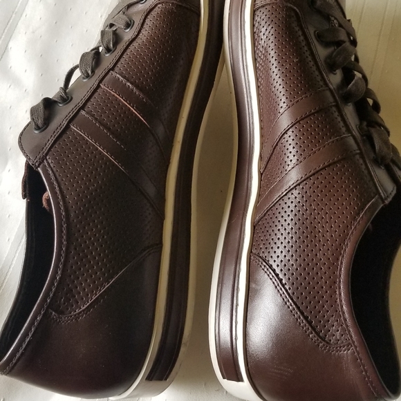 *PRE LOVED* Men's Kenneth Cole Leather Sneakers - Picture 3 of 8